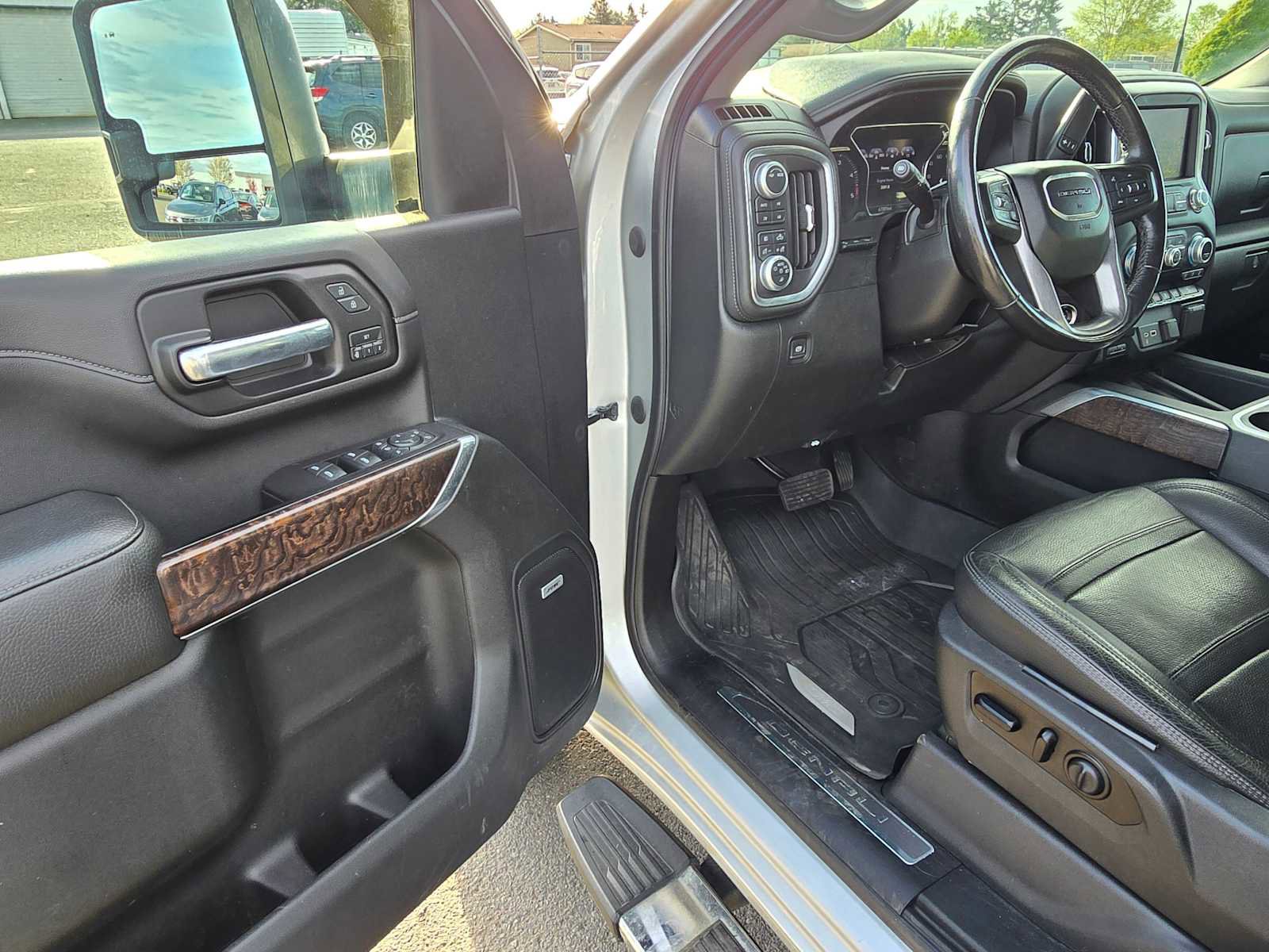 Used 2020 GMC Sierra 3500 Denali w/ Denali Ultimate Package AWD/4WD image 20