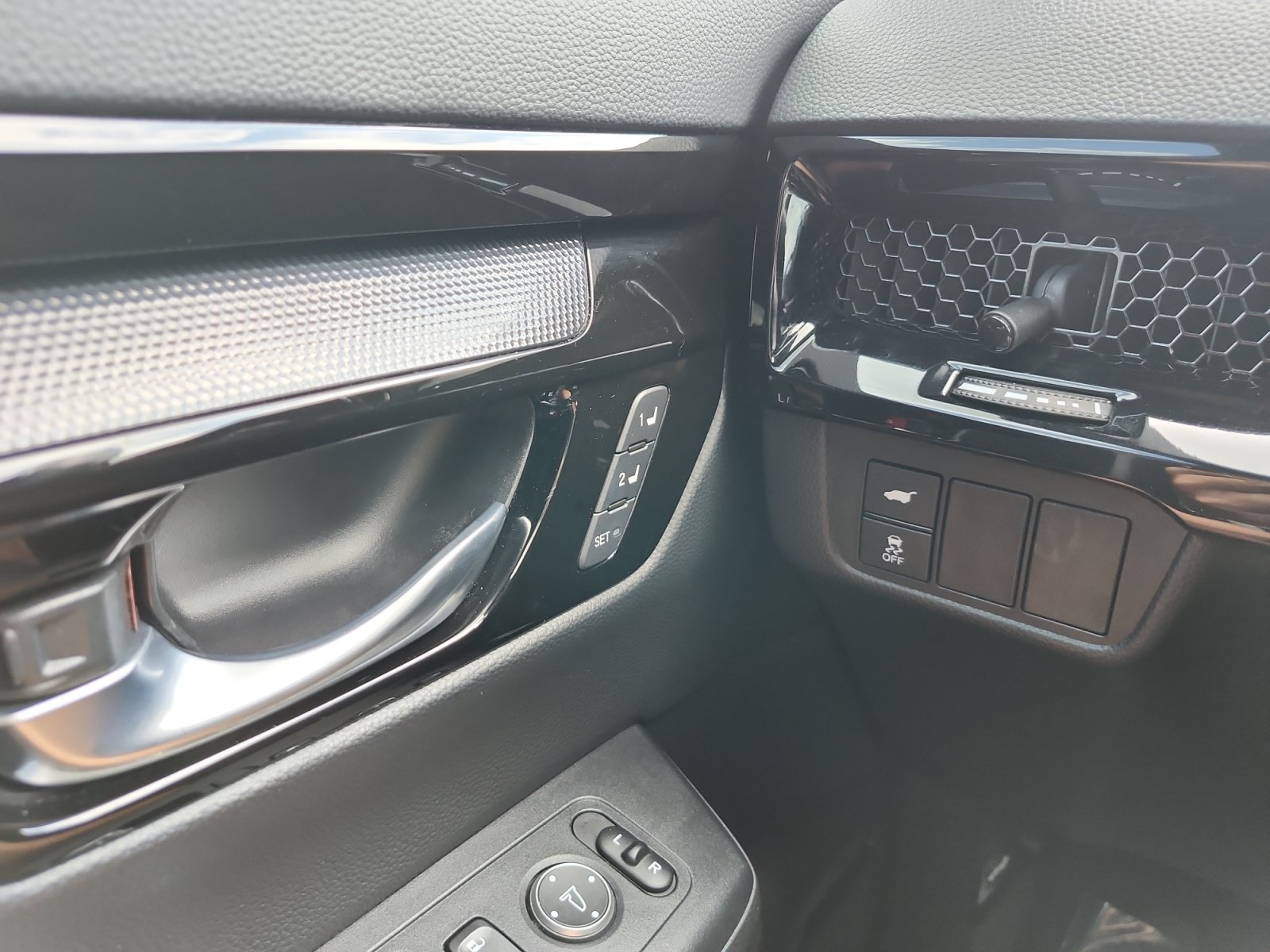 Used 2023 Honda CR-V Sport Touring image 17