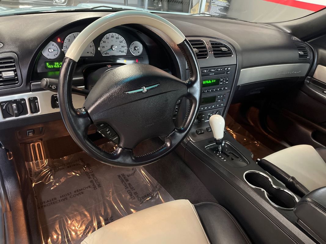 Used 2003 Ford Thunderbird image 92