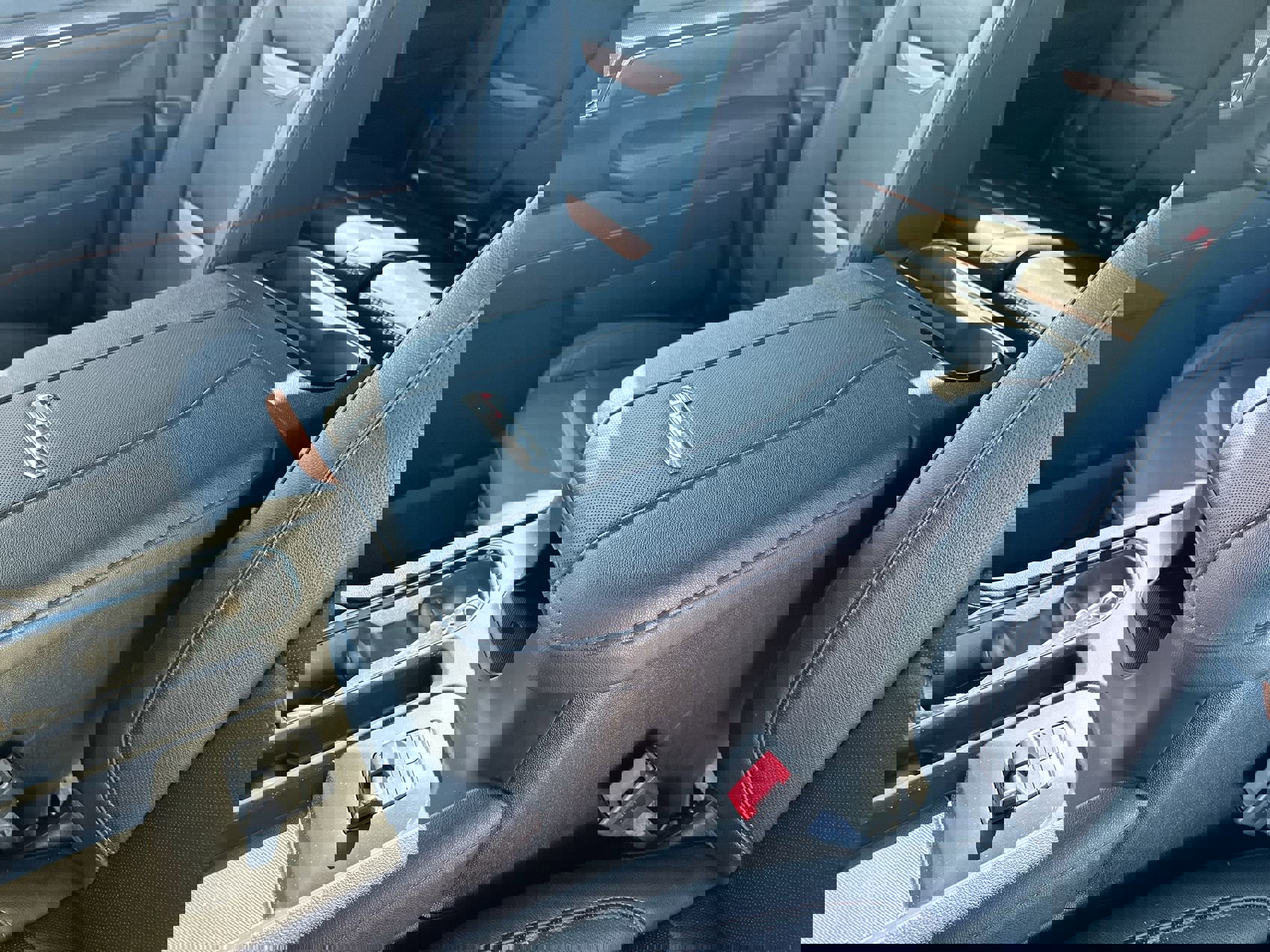 Used 2025 GMC Sierra 3500 AT4 w/ AT4 Preferred Package image 21