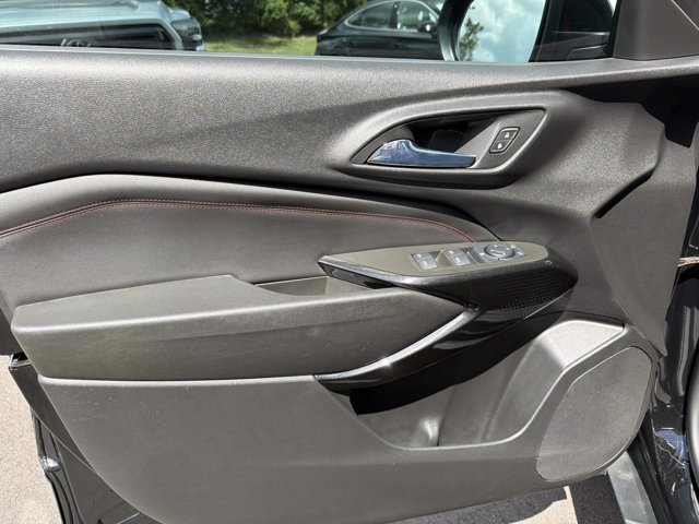 Used 2024 Chevrolet Trax RS w/ Sunroof Package FWD image 7