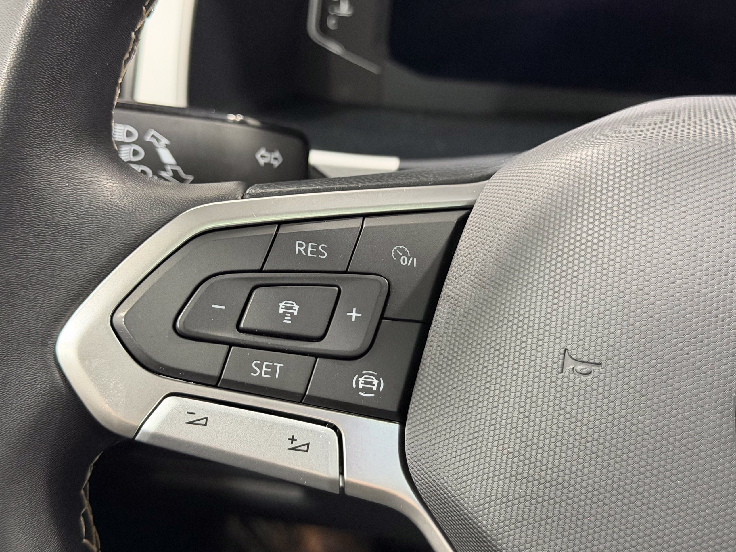 Used 2022 Volkswagen Atlas SE w/ Panoramic Sunroof Package AWD/4WD image 44