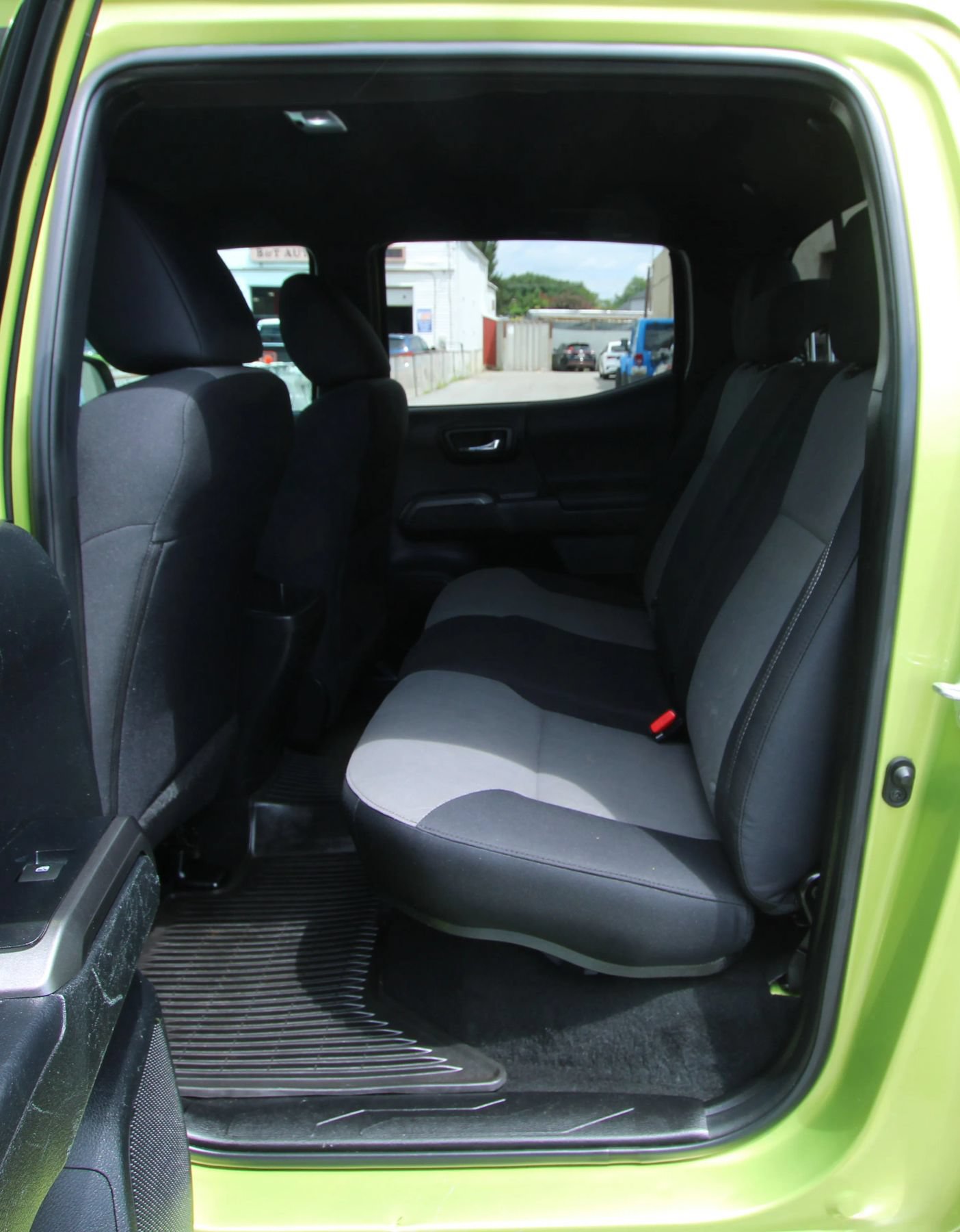 Used 2023 Toyota Tacoma TRD Off-Road w/ Technology Package AWD/4WD image 11