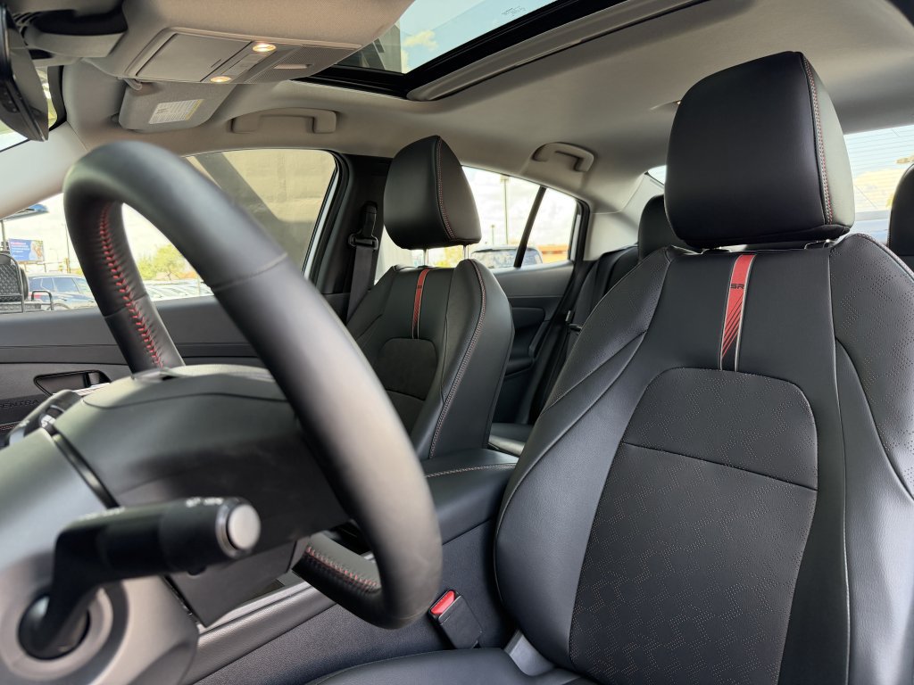 Used 2026 Nissan Sentra SR w/ SR Premium Package FWD image 31