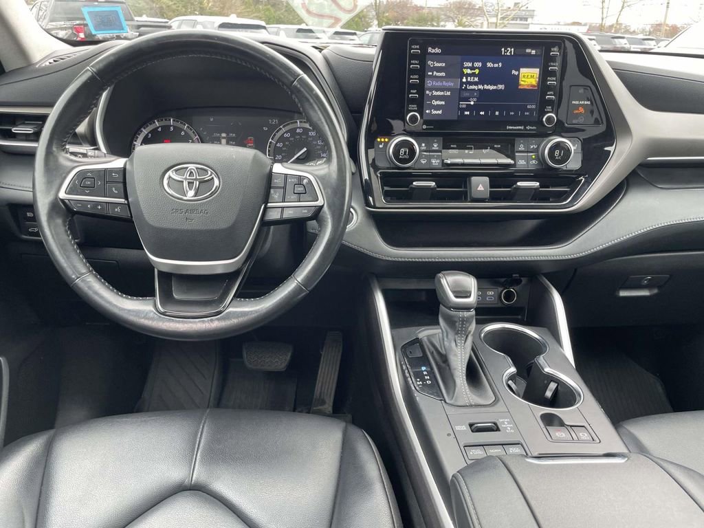 Certified 2022 Toyota Highlander XLE image 15