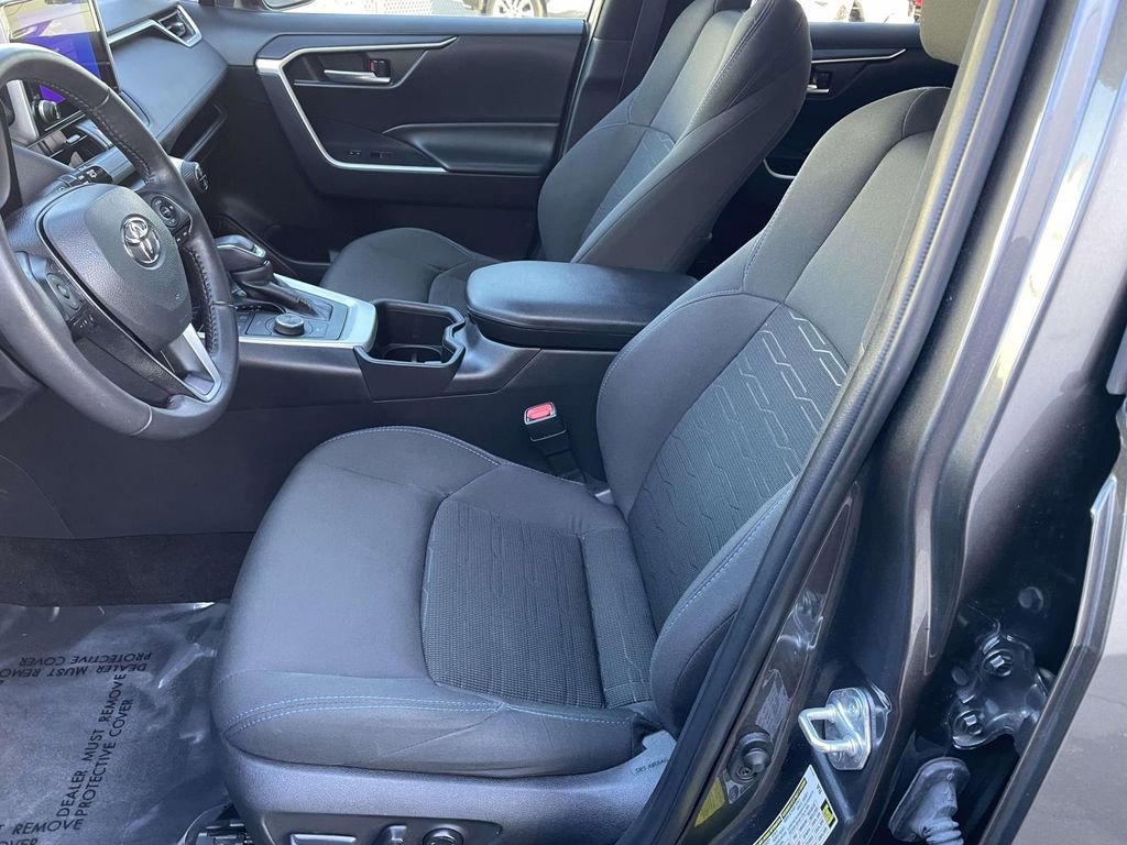 Used 2023 Toyota RAV4 SE w/ Convenience Package image 29