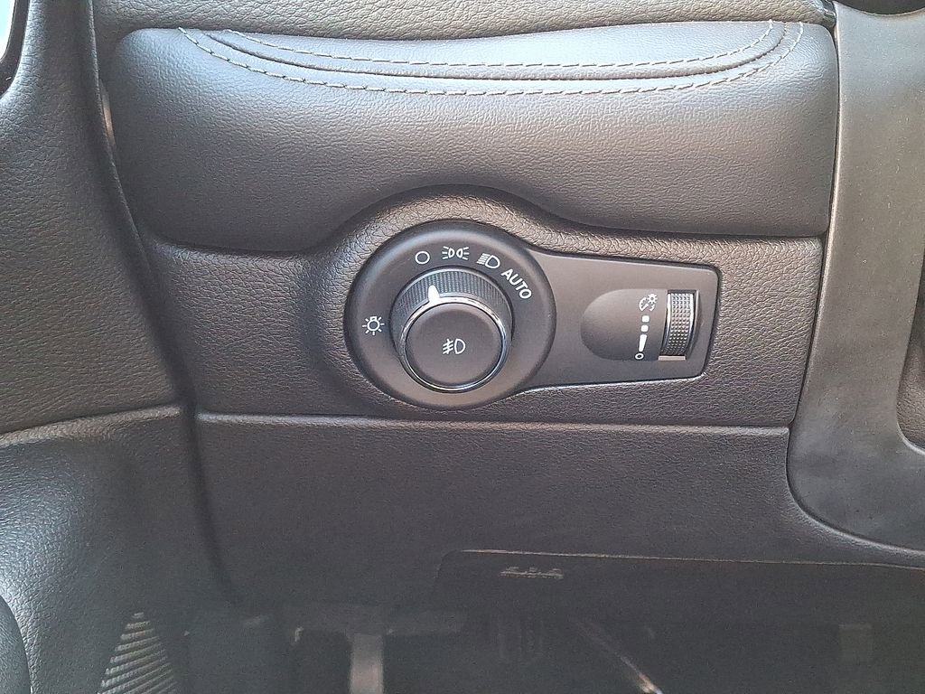 Used 2022 Dodge Durango GT image 28