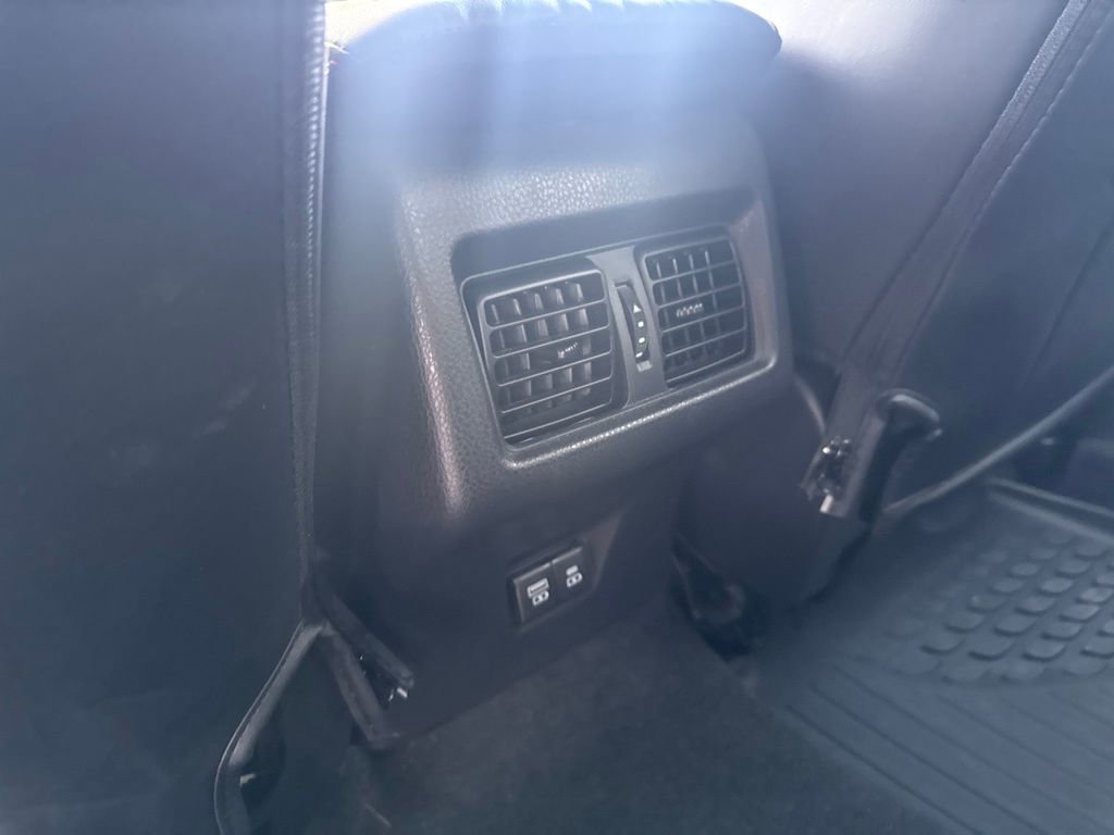 Used 2025 Toyota Camry LE image 27