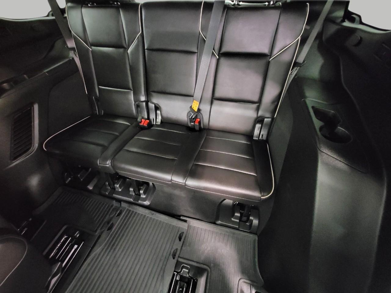 Used 2021 Cadillac Escalade Premium Luxury image 26