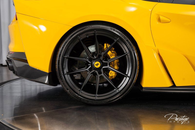 Used 2018 Ferrari 812 Superfast image 31