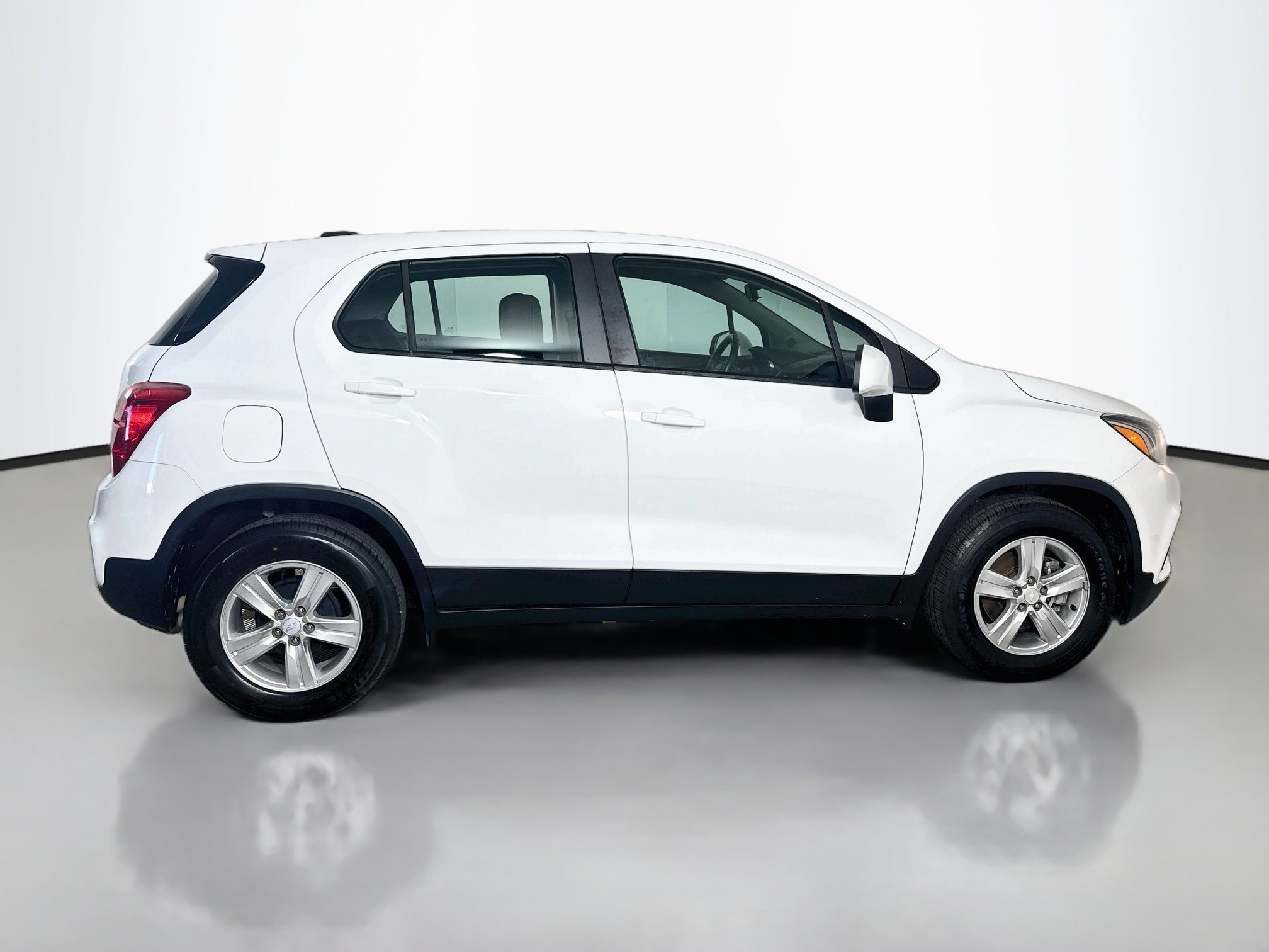 Used 2021 Chevrolet Trax LS FWD image 11