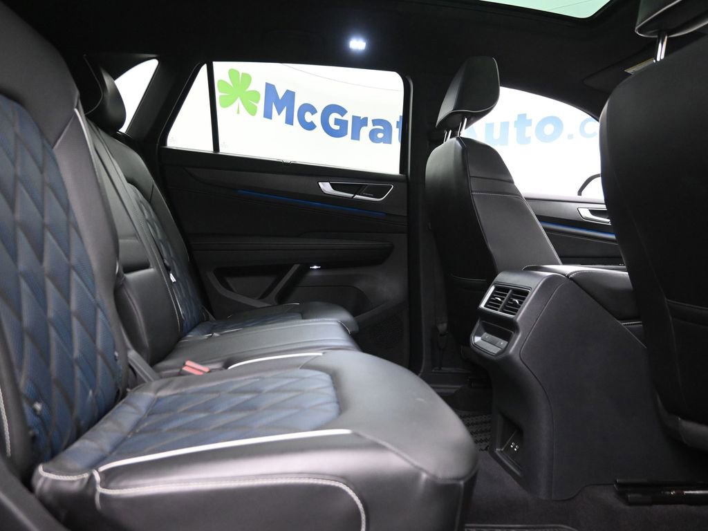 Used 2024 Volkswagen Atlas Cross Sport SEL Premium R-Line image 8