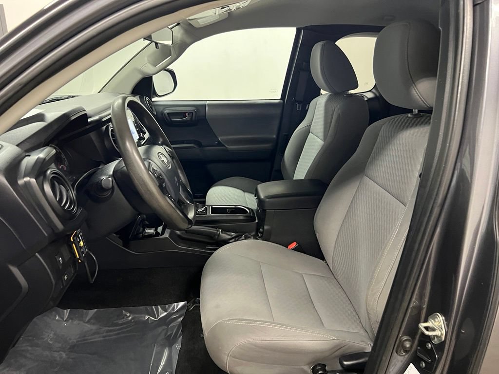 Used 2020 Toyota Tacoma SR AWD/4WD image 30