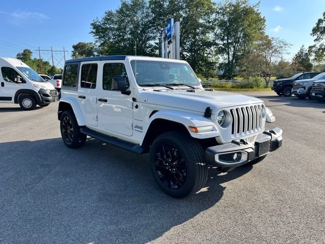 Used 2021 Jeep Wrangler Unlimited Sahara w/ Dual Top Group AWD/4WD image 4