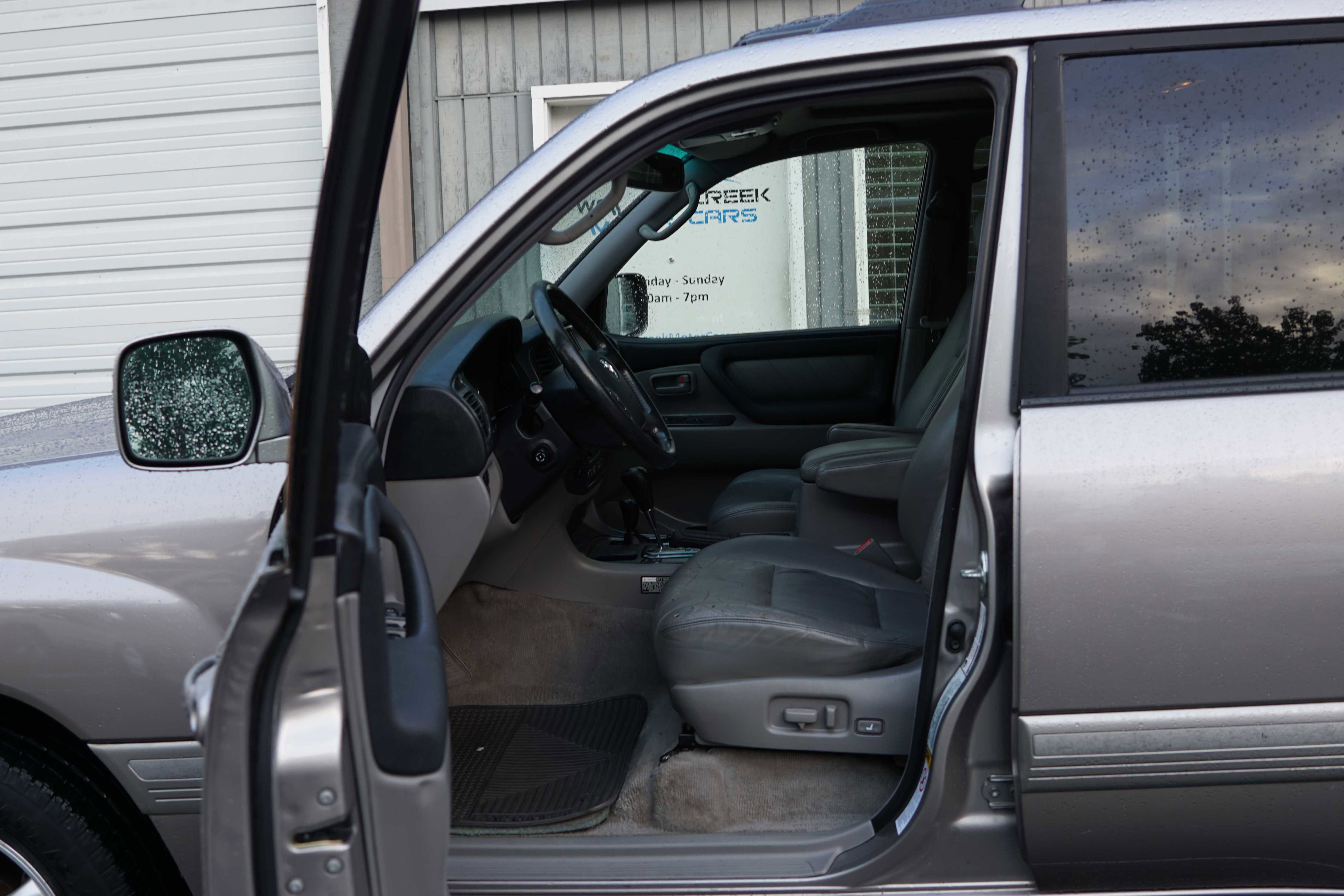 Used 2004 Toyota Land Cruiser image 37