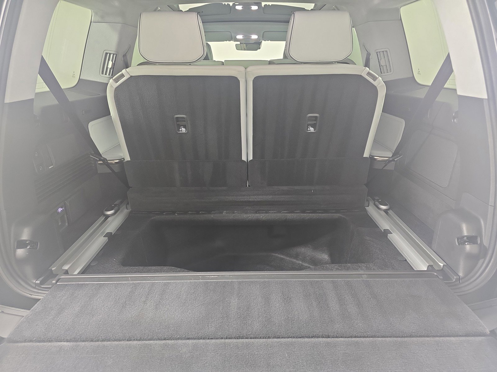 Used 2024 Rivian R1S Adventure AWD/4WD image 26