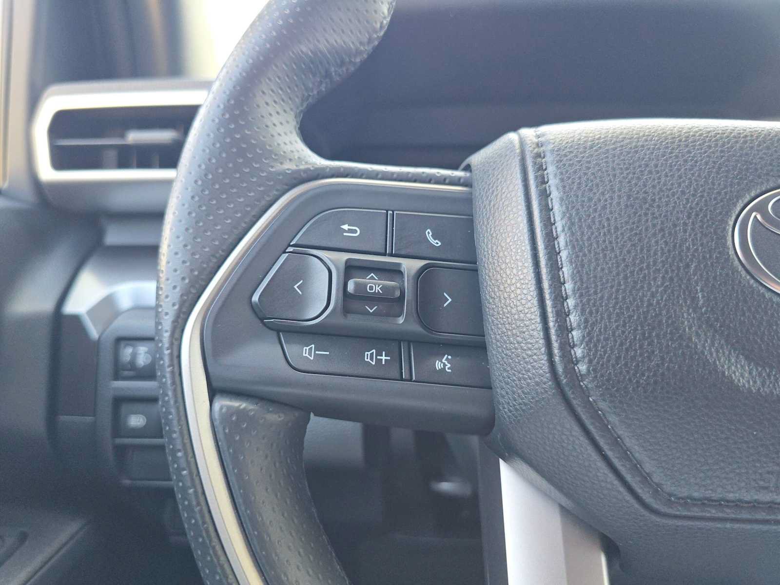 Used 2026 Toyota 4Runner SR5 AWD/4WD image 30