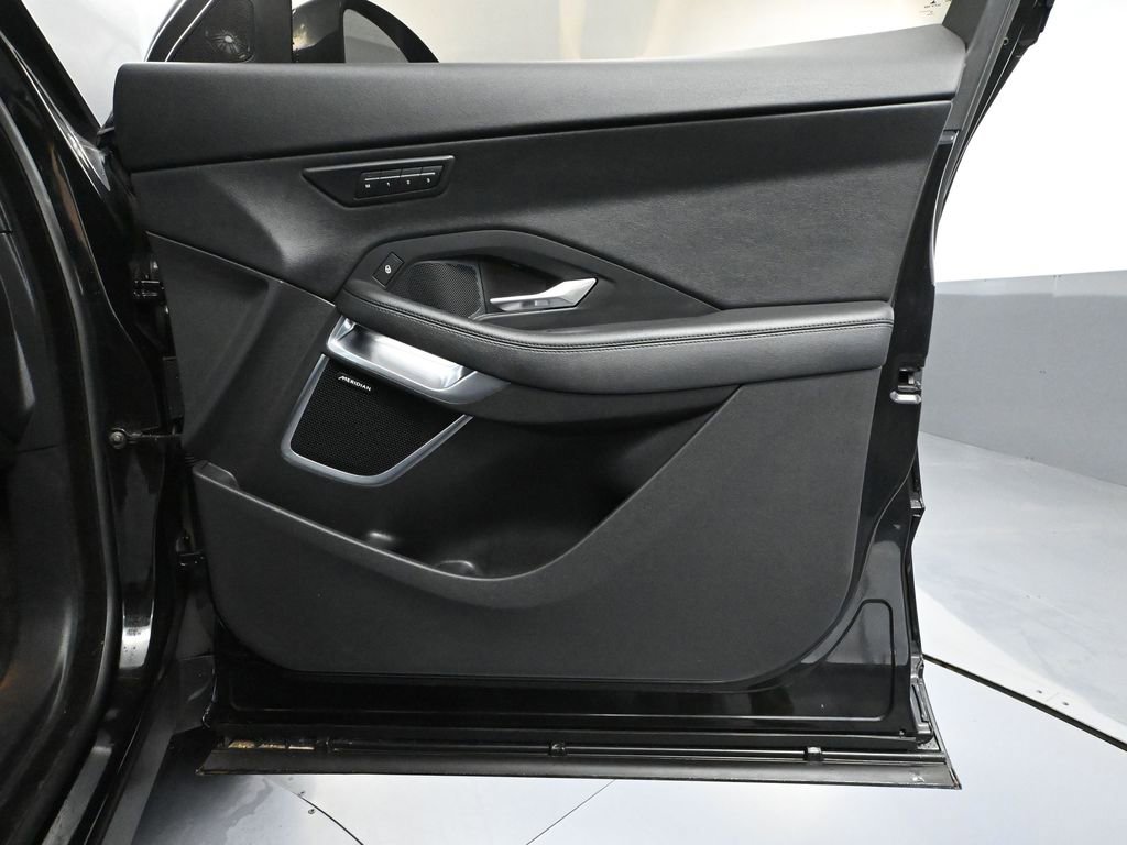 Used 2020 Jaguar E-PACE SE image 48