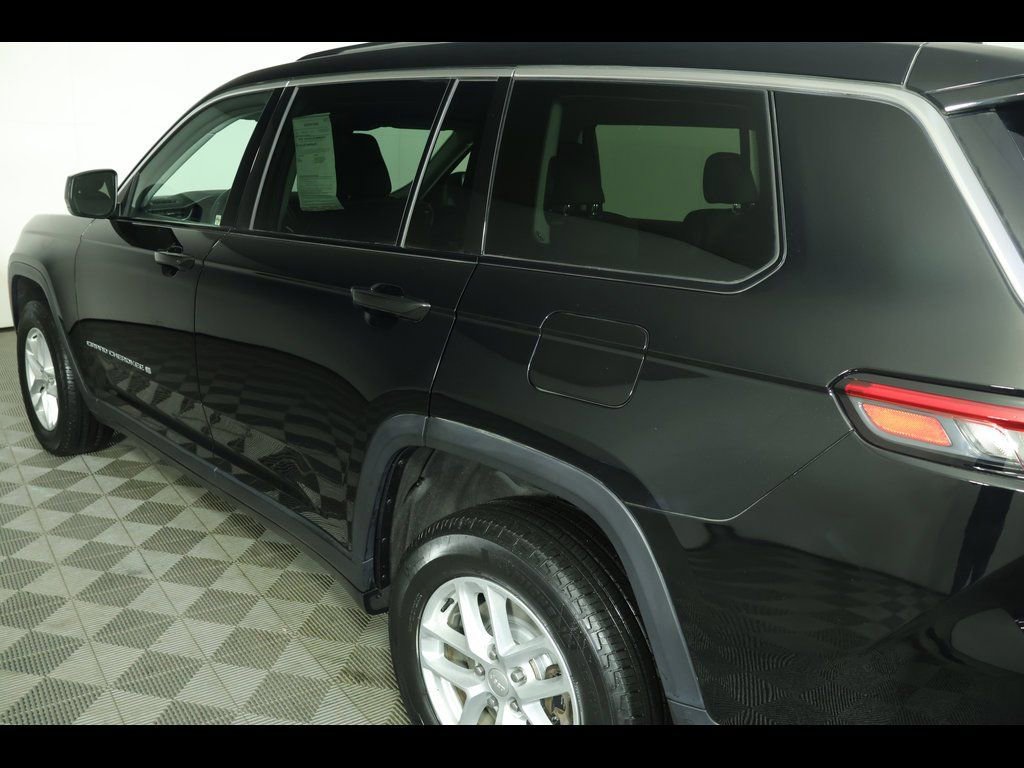 Used 2022 Jeep Grand Cherokee L Laredo w/ Luxury Tech Group I image 16