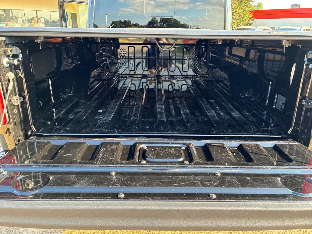 Used 2025 Jeep Gladiator Mojave AWD/4WD image 26