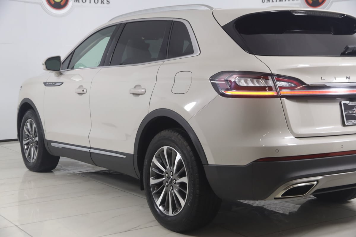 Used 2023 Lincoln Nautilus Reserve AWD/4WD image 25