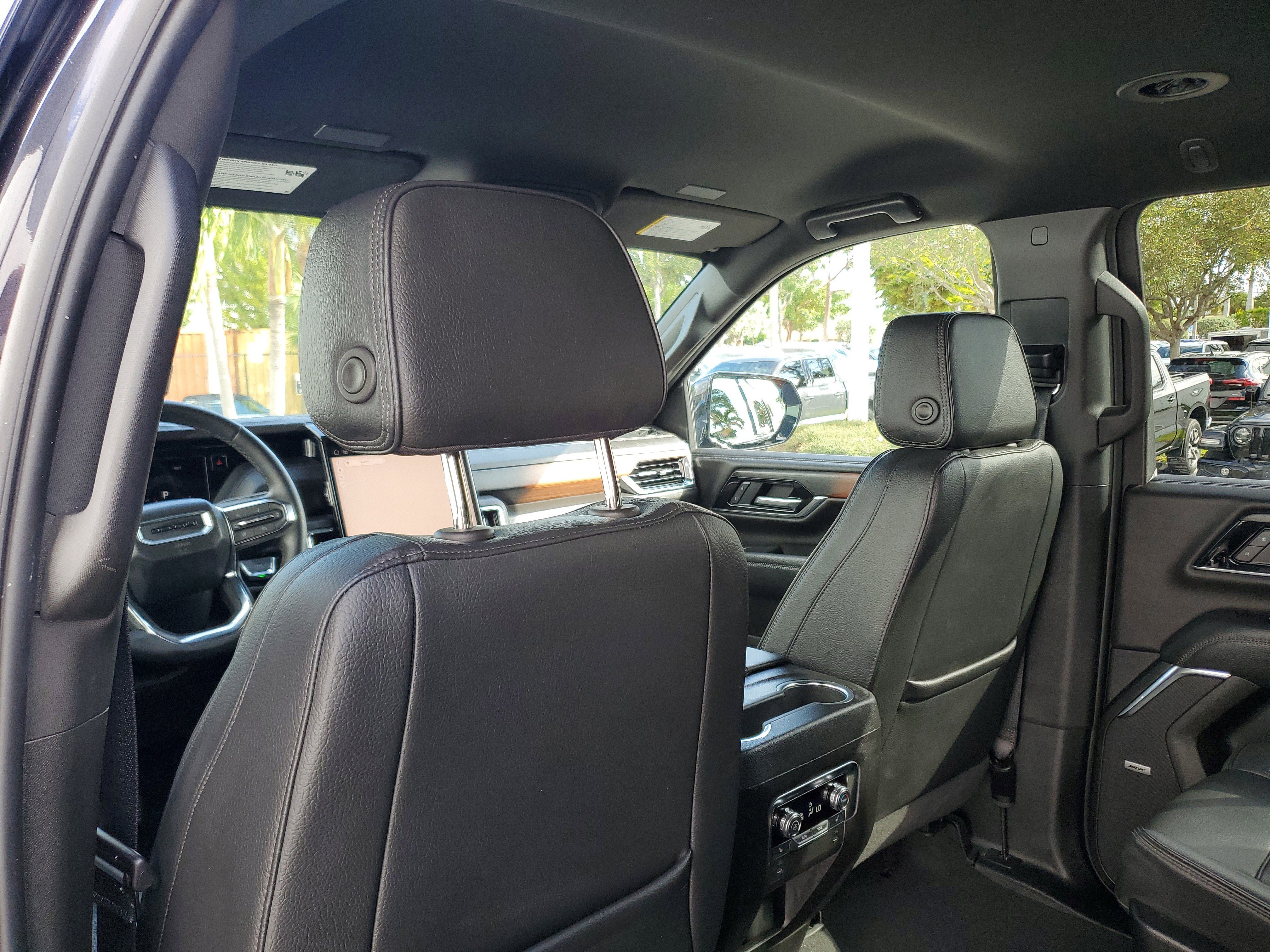 Used 2025 GMC Yukon XL Denali image 15