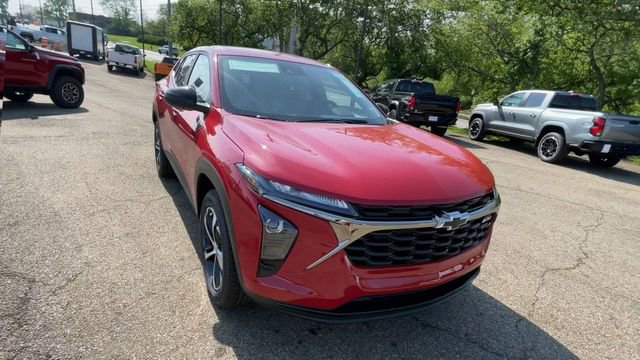 New 2026 Chevrolet Trax RS w/ Driver Confidence Package FWD image 4