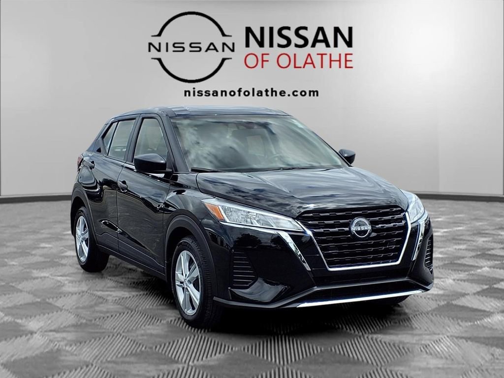 Certified 2025 Nissan Kicks Play S FWD image 30