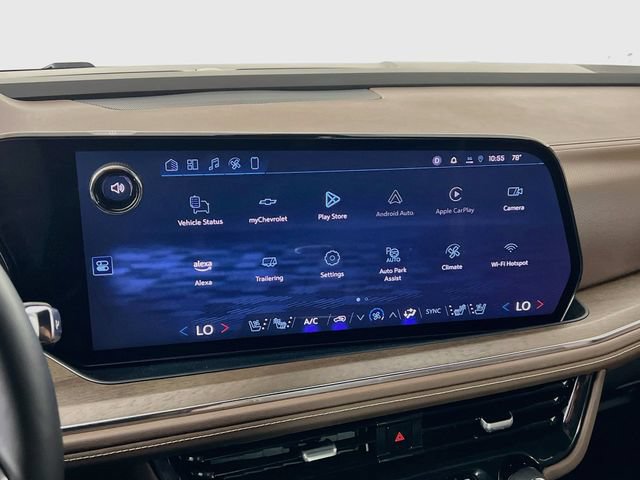Used 2025 Chevrolet Suburban High Country AWD/4WD image 17