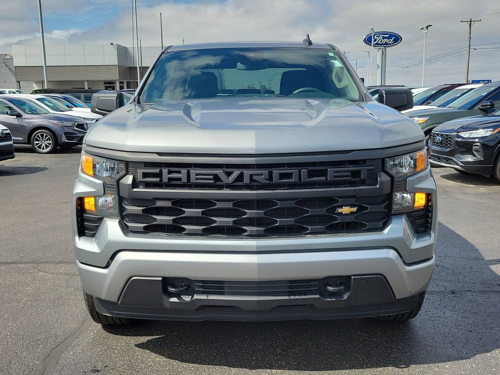 Used 2023 Chevrolet Silverado 1500 Custom image 2