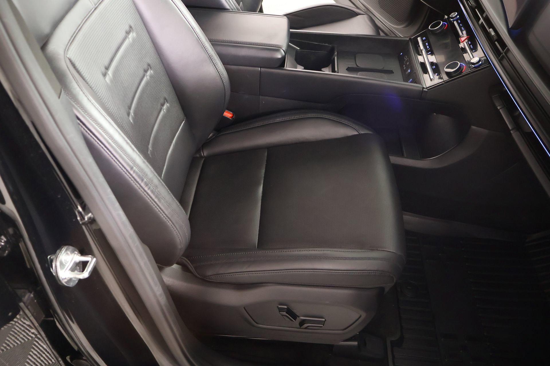 Used 2025 Hyundai Santa Fe Calligraphy image 14