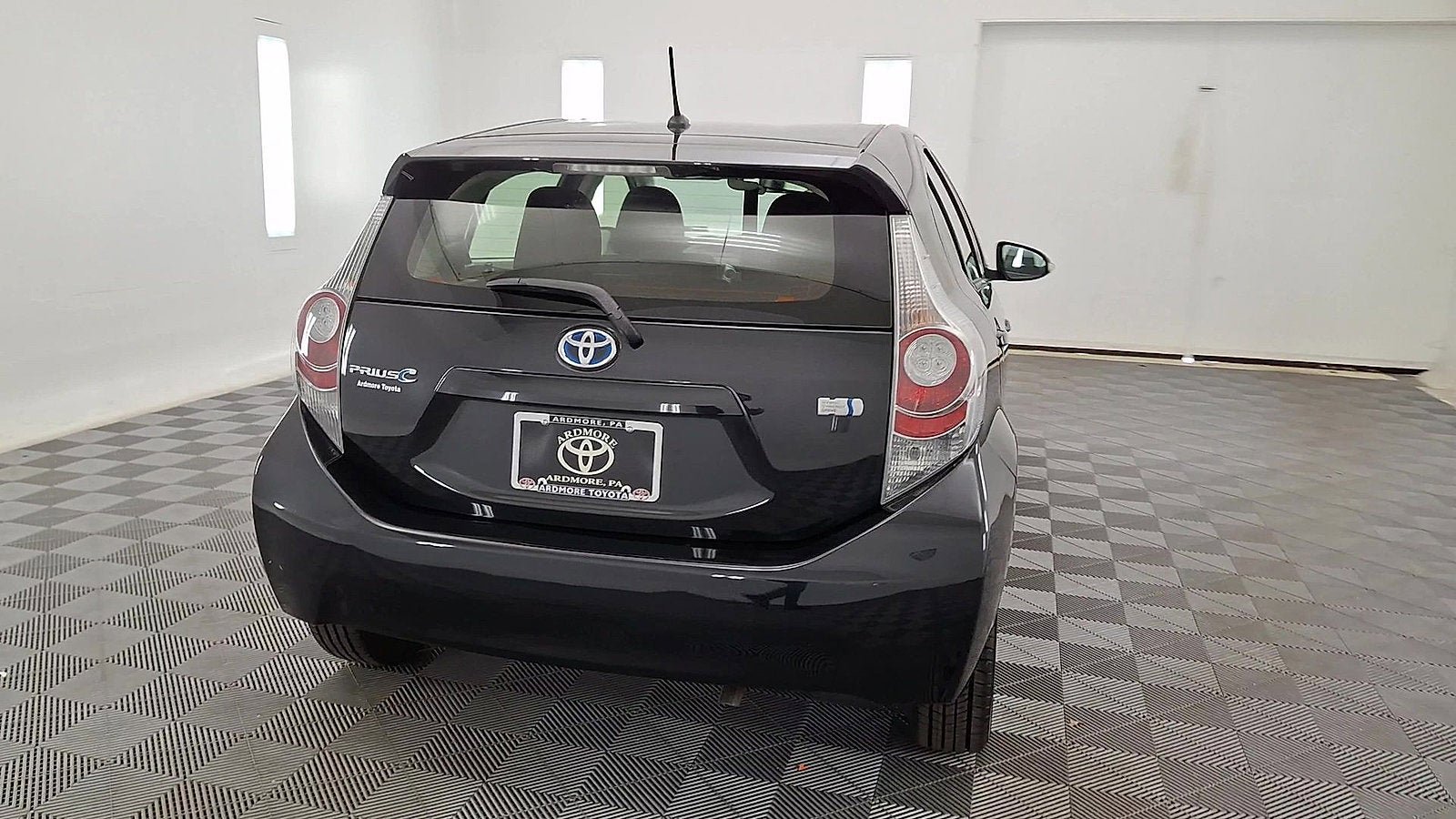 Used 2014 Toyota Prius C Two image 3