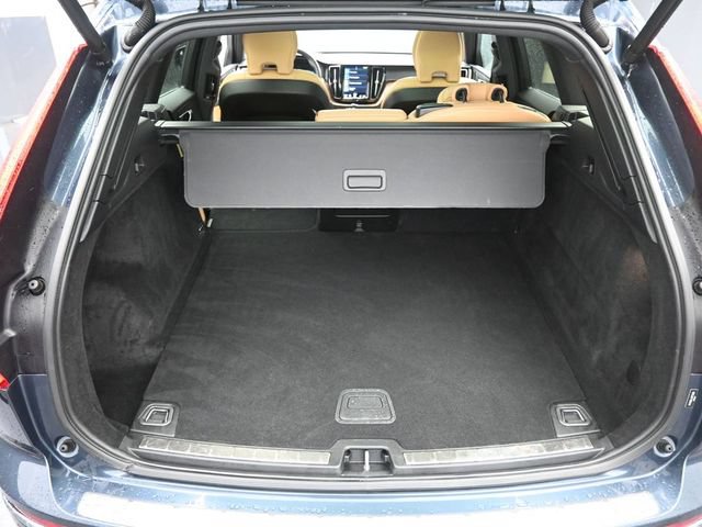 Used 2021 Volvo XC60 T5 Inscription w/ Climate Package AWD/4WD image 24
