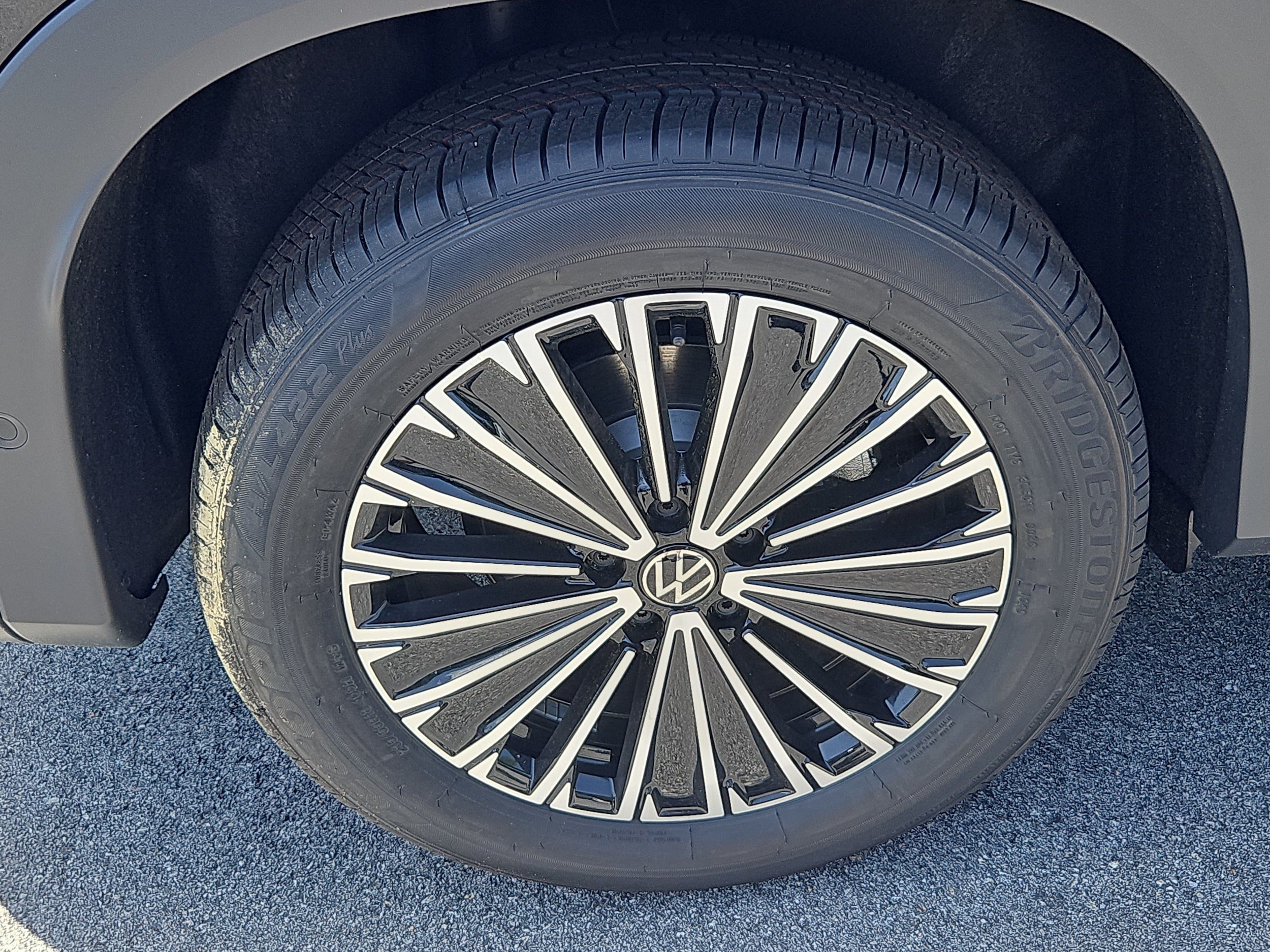 New 2026 Volkswagen Tiguan S AWD/4WD image 2