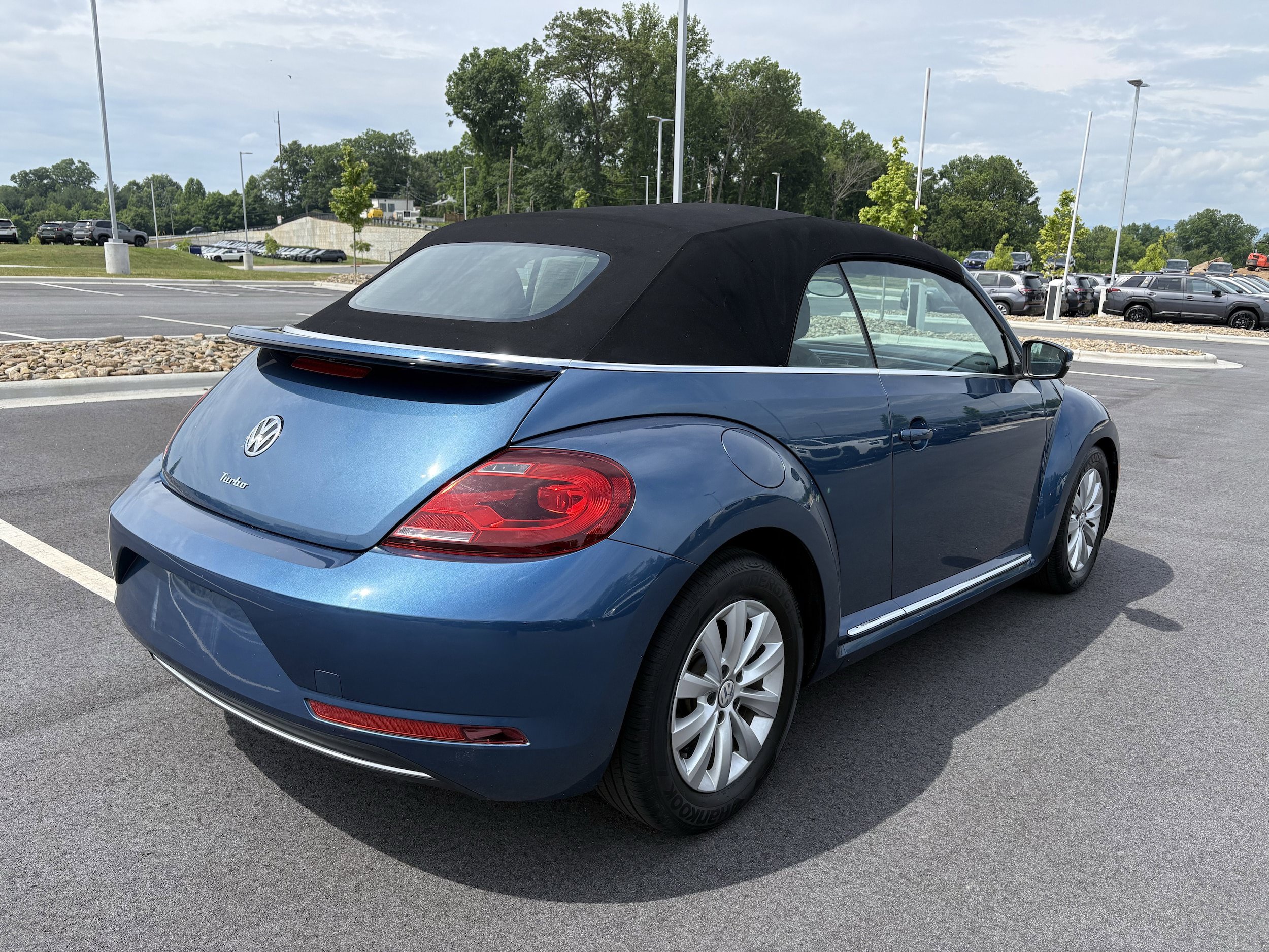 Used 2019 Volkswagen Beetle 2.0T S FWD image 7