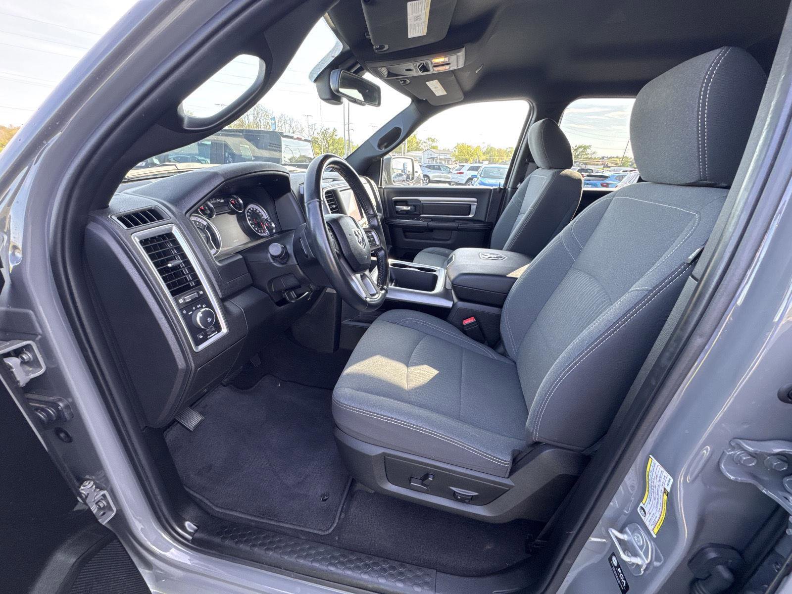 Used 2022 RAM 1500 Classic Warlock w/ Ceramic Gray Warlock Package AWD/4WD image 8