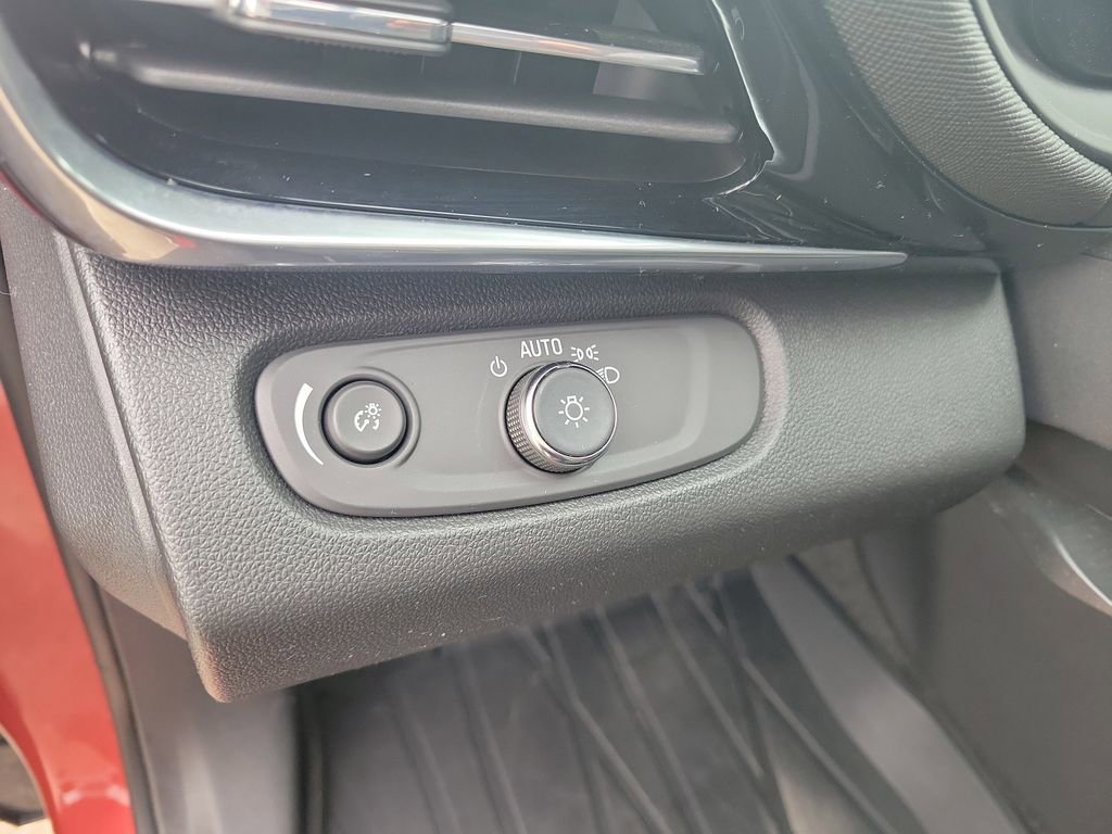 Used 2024 Buick Envista Sport Touring w/ Convenience I Package image 21