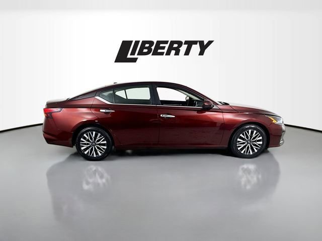 Used 2023 Nissan Altima 2.5 SV image 8