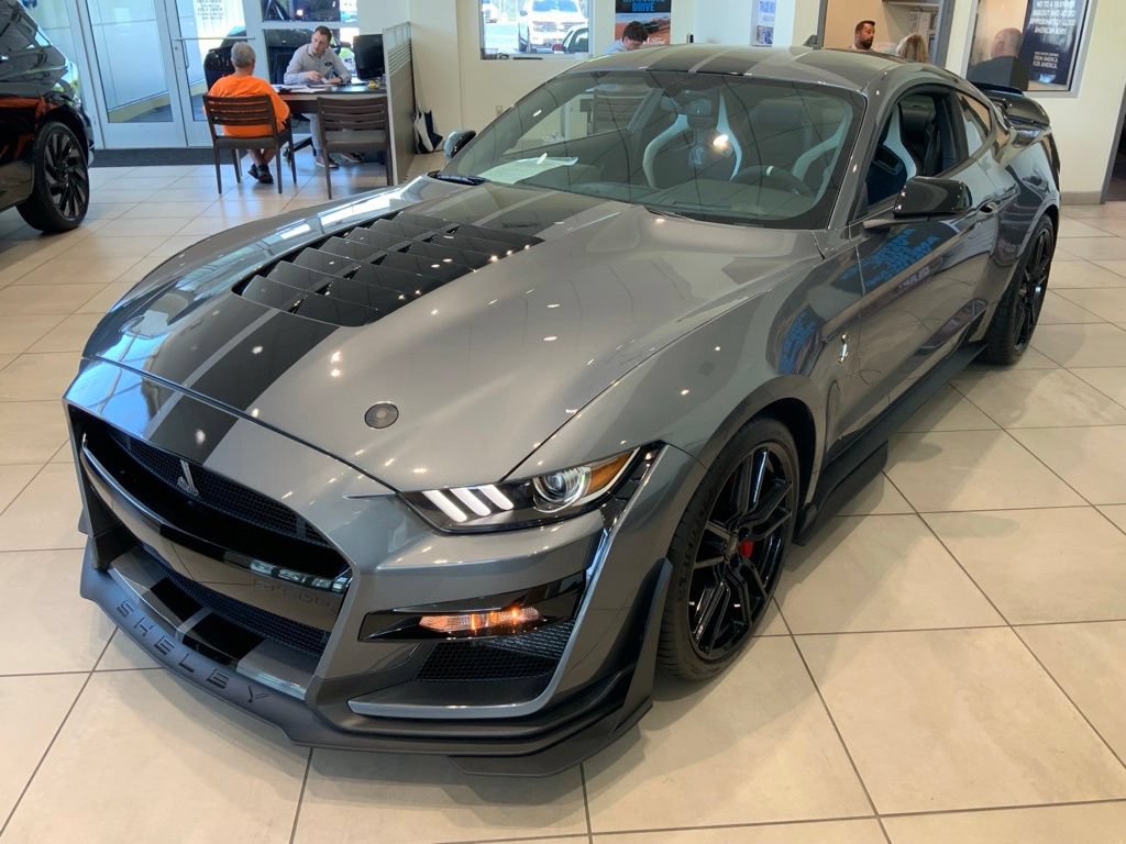 Used 2022 Ford Mustang Shelby GT500 w/ Handling Package RWD image 5