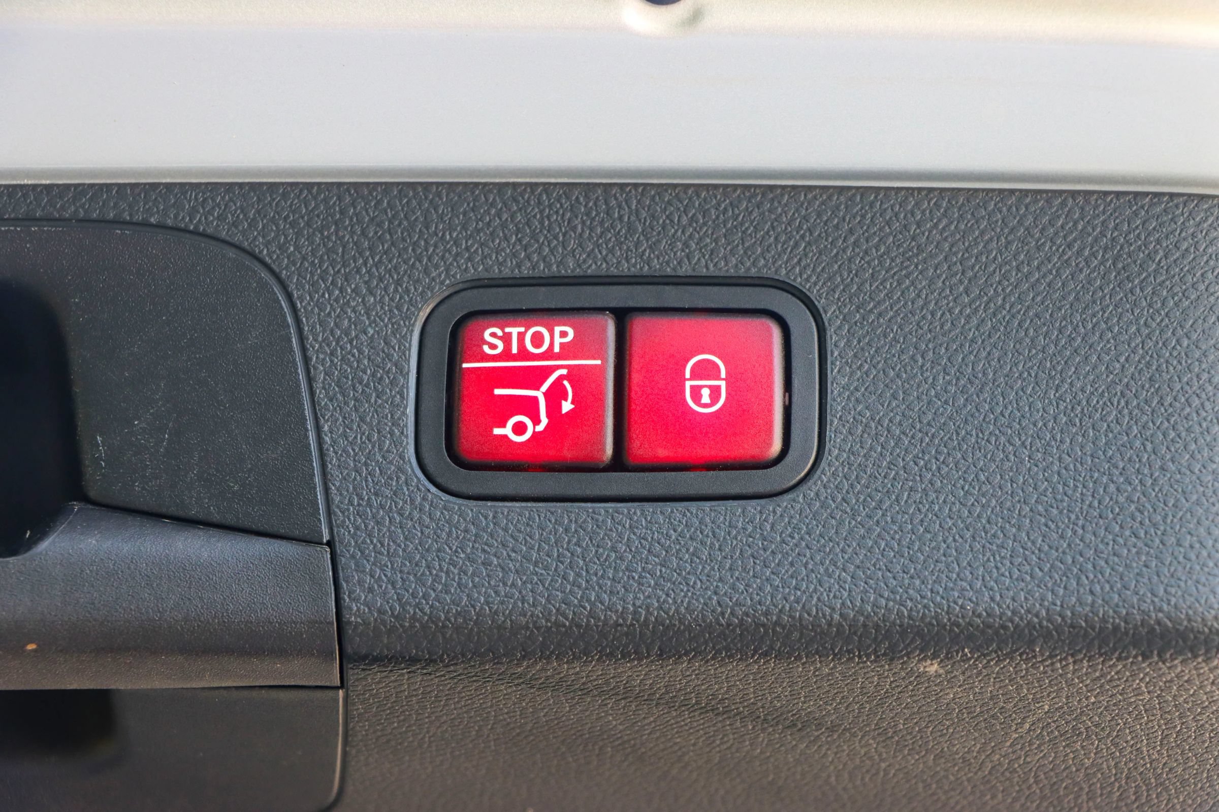 Used 2020 Mercedes-Benz GLC 300 image 25