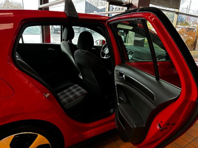 Used 2018 Volkswagen GTI S image 32