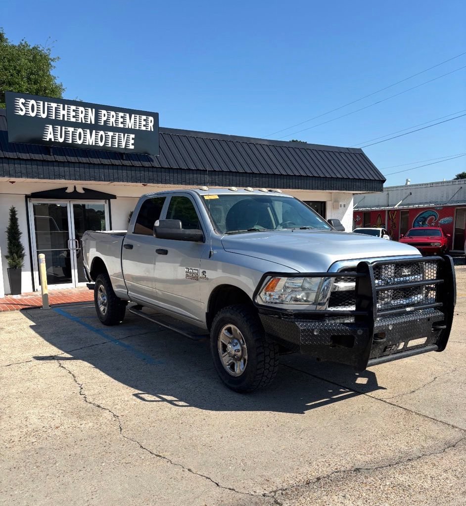 Used 2018 RAM 2500 Tradesman w/ Chrome Appearance Group AWD/4WD image 3