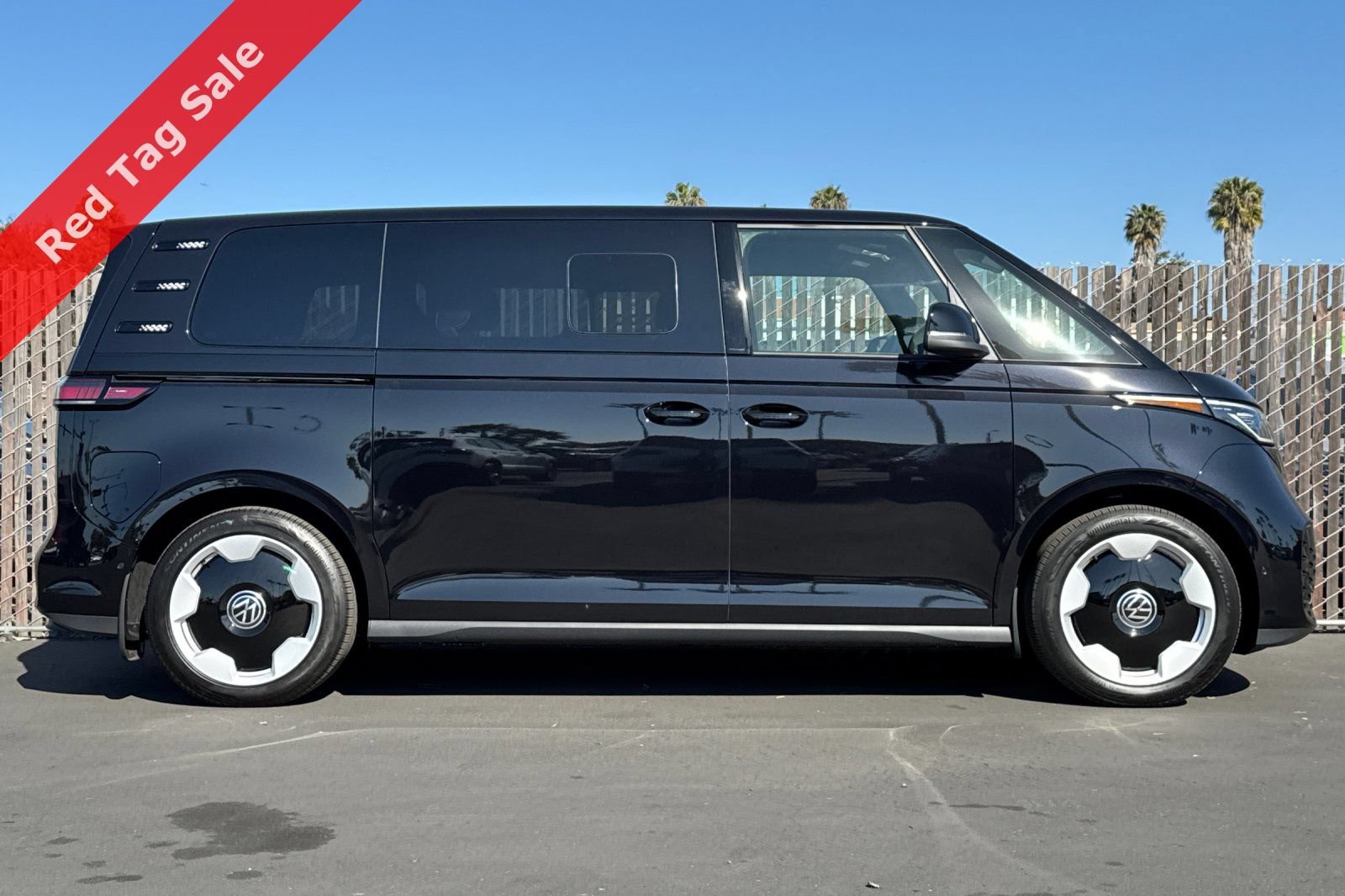 New 2025 Volkswagen ID. Buzz Pro S Plus RWD image 4