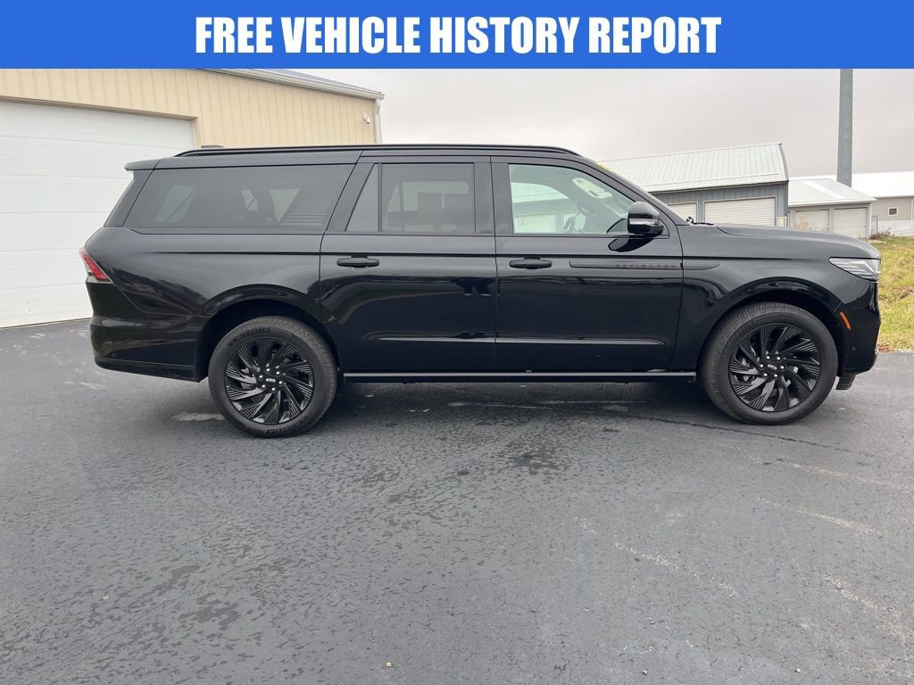 Used 2025 Lincoln Navigator L Reserve w/ Jet Appearance Package image 3