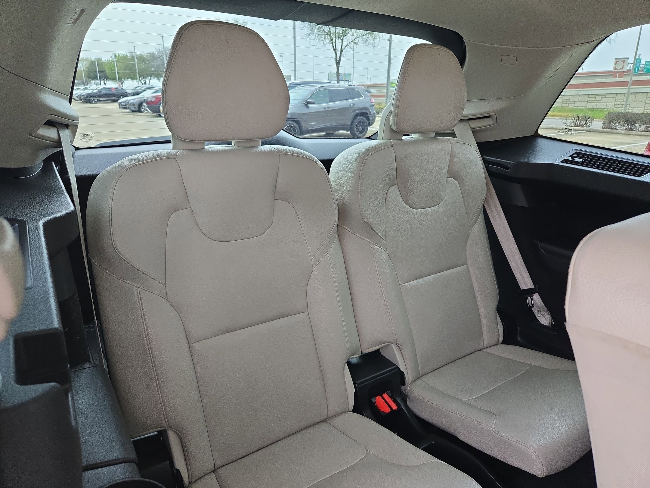 Used 2023 Volvo XC90 B6 Plus AWD/4WD image 25