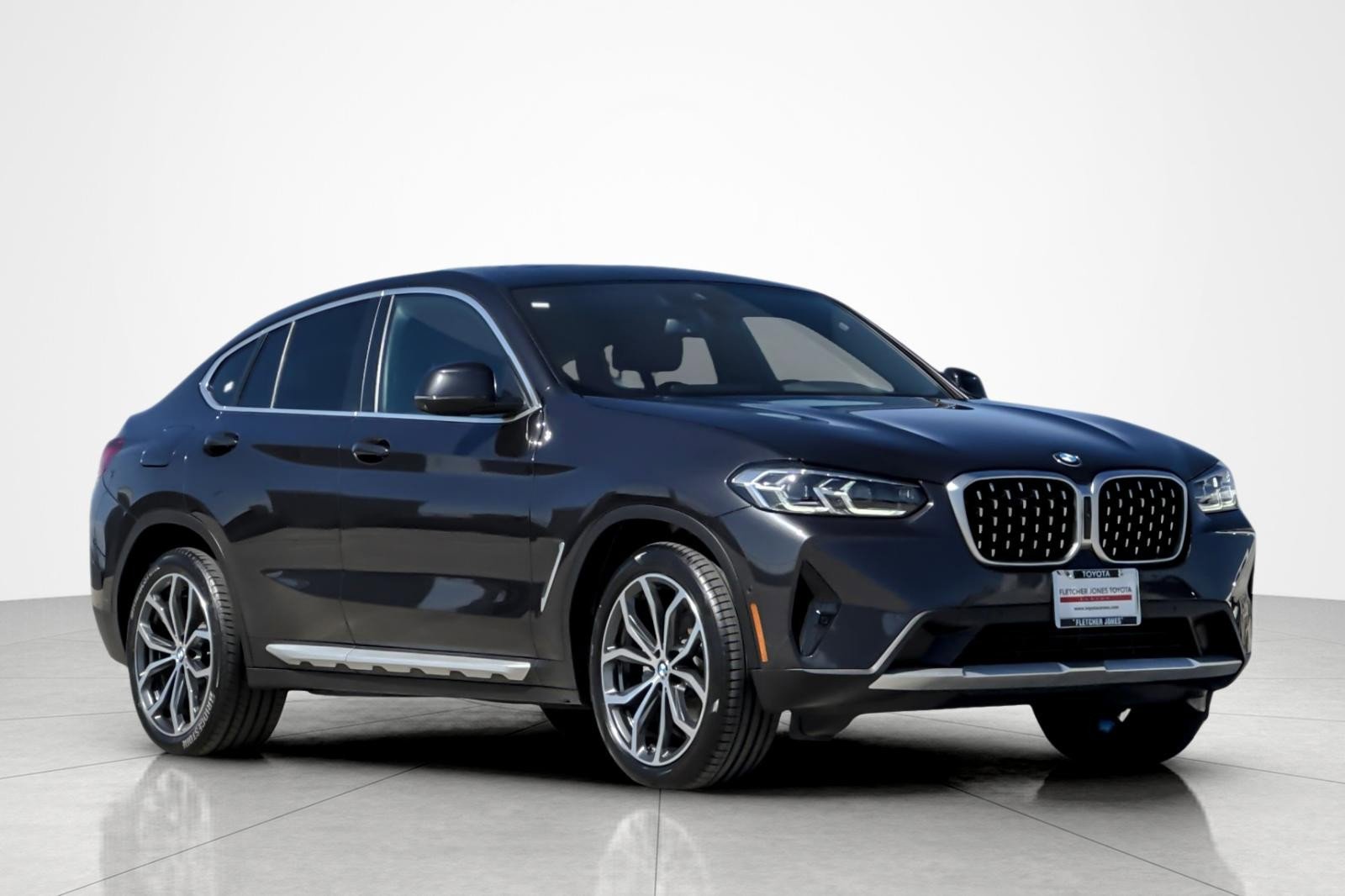 Used 2024 BMW X4 xDrive30i w/ Premium Package AWD/4WD image 7