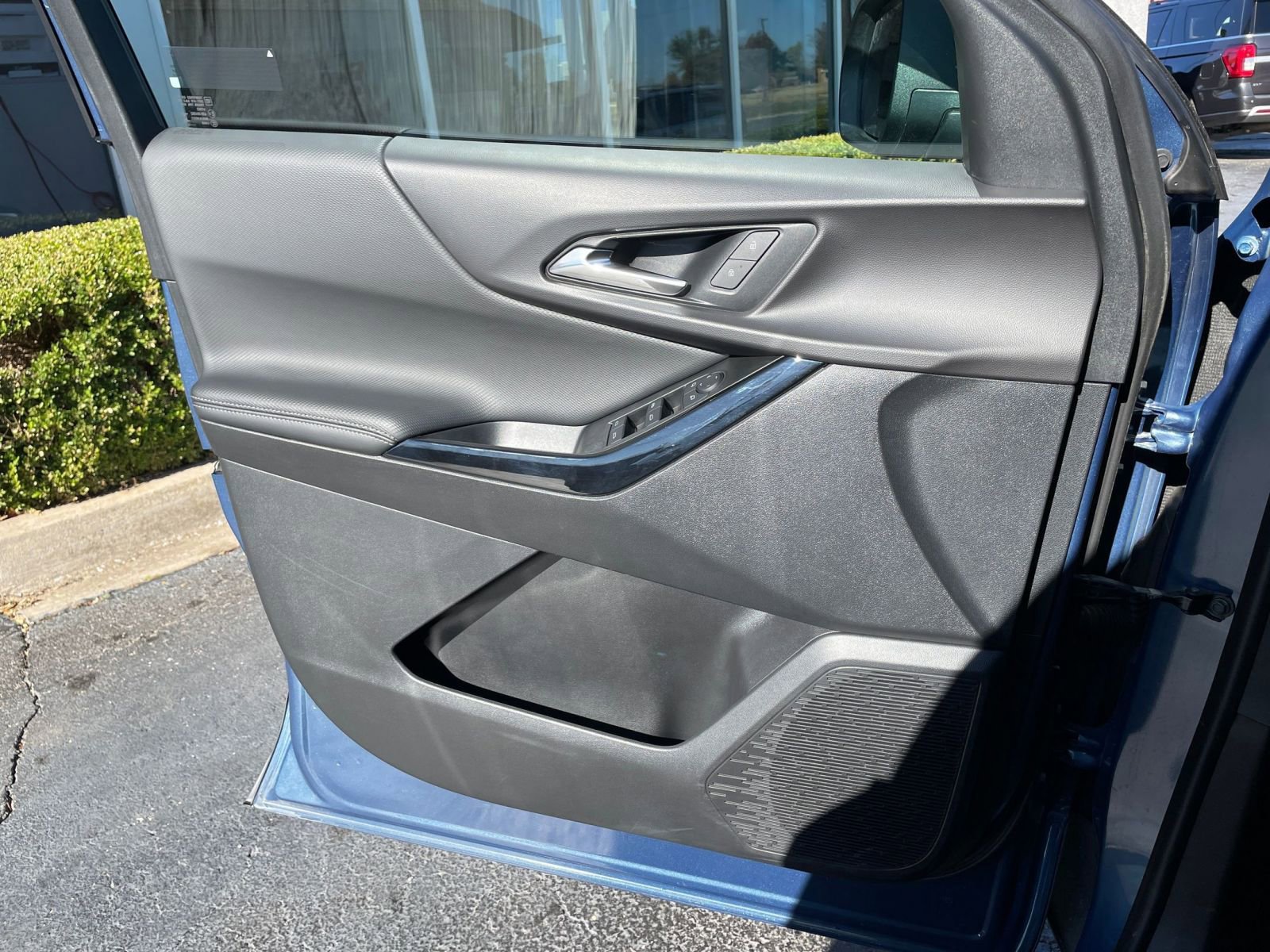 Used 2025 Chevrolet Equinox LT image 20