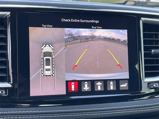 Used 2024 Chrysler Pacifica Touring-L image 17