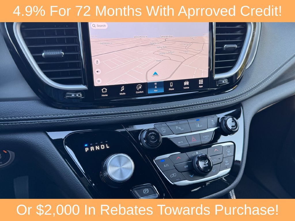 New 2027 Chrysler Pacifica Limited FWD image 21