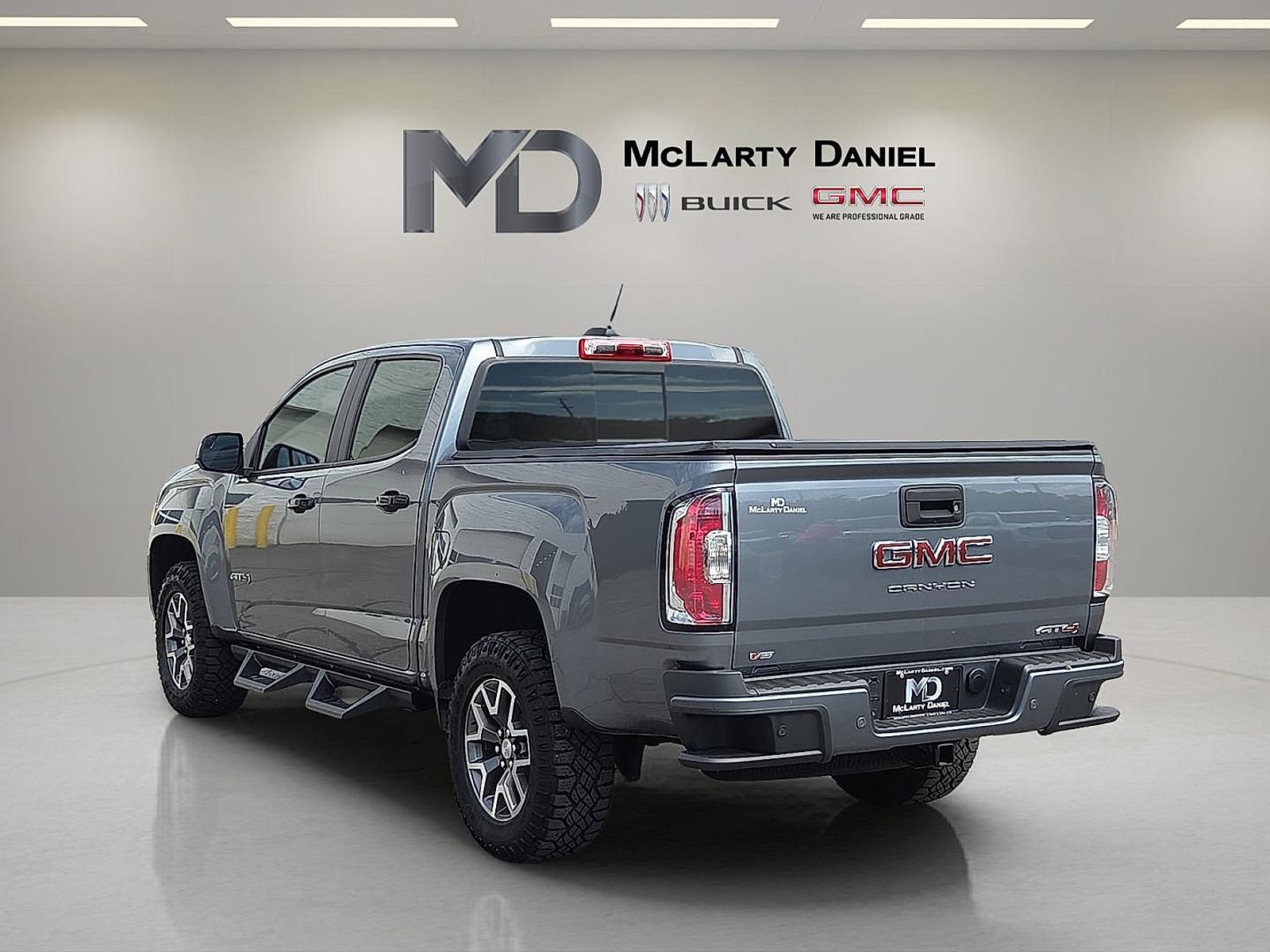 Certified 2022 GMC Canyon AT4 w/ Trailering Package AWD/4WD image 13